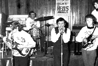 The Chads, Jeff zcela vpravo hraje leads-guitar